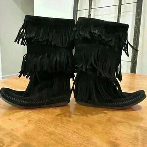 Minnetonka classic 3 layer fringe boot Sz 7